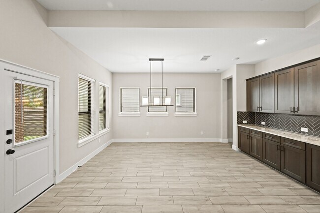 Building Photo - 15914 Dedication Dr