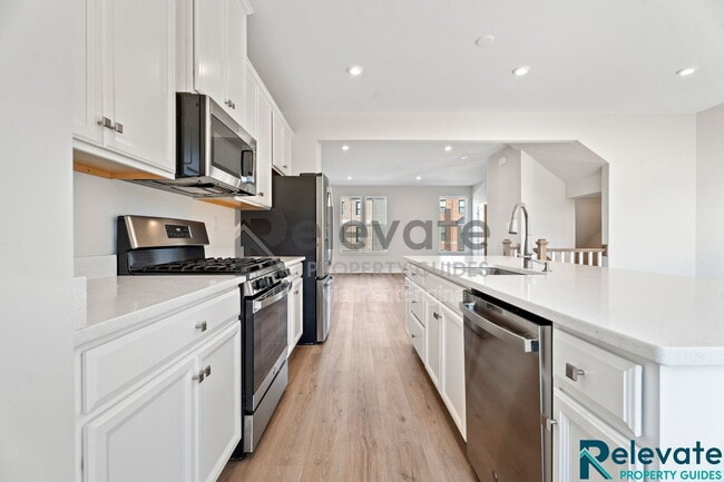 Building Photo - 2008 Old Manchester St