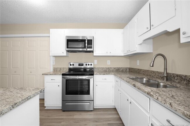 Building Photo - 325 Watergap Dr