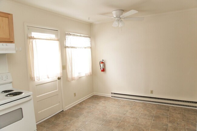 Building Photo - MT311