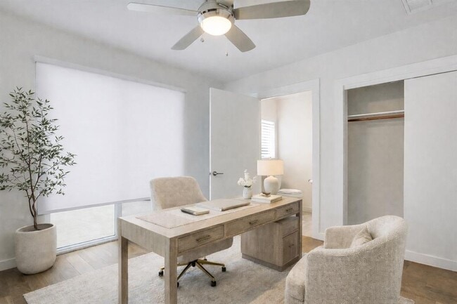 Building Photo - 2301 Bluebonnet Ln