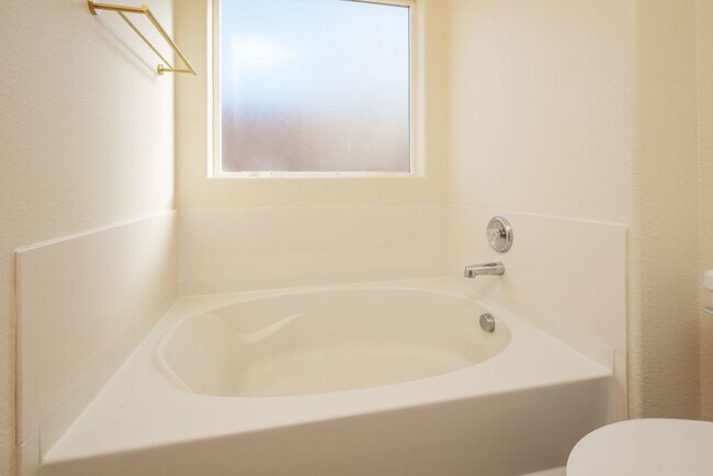 Building Photo - Move-In Ready Beauty Available Now!