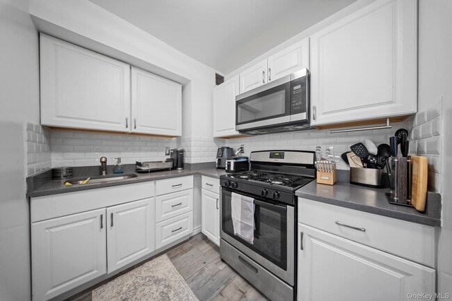 Building Photo - 58-03 Calloway St