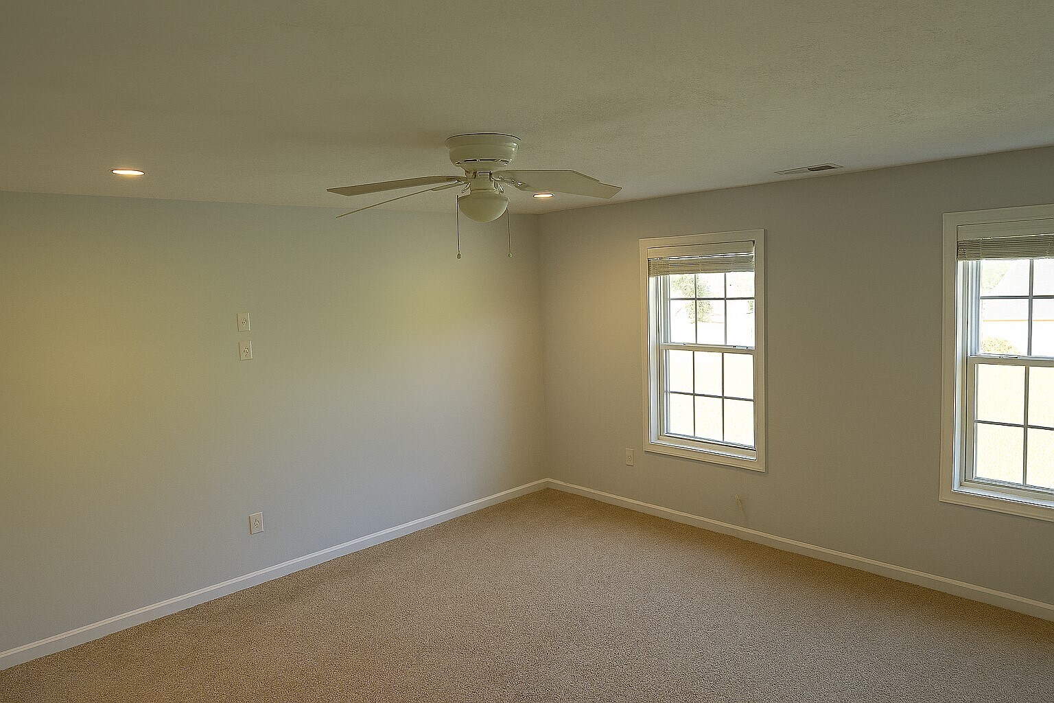 Building Photo - 6 Pepperbush Court