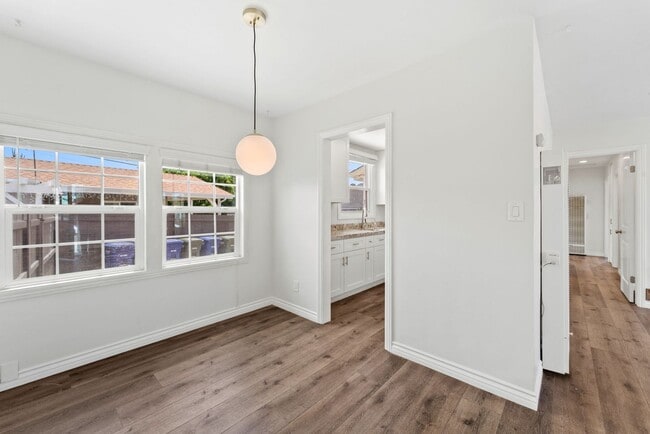 Building Photo - Recently Remodeled Home- MUST SEE!!!!!