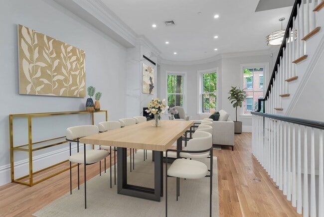 Building Photo - 131 W Newton St