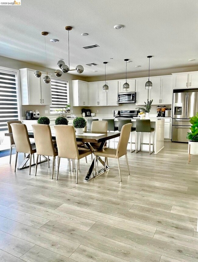 Building Photo - 183 Goose Creek Ave