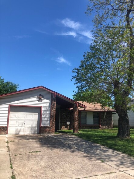 Building Photo - 13237 Valley Forge Cir
