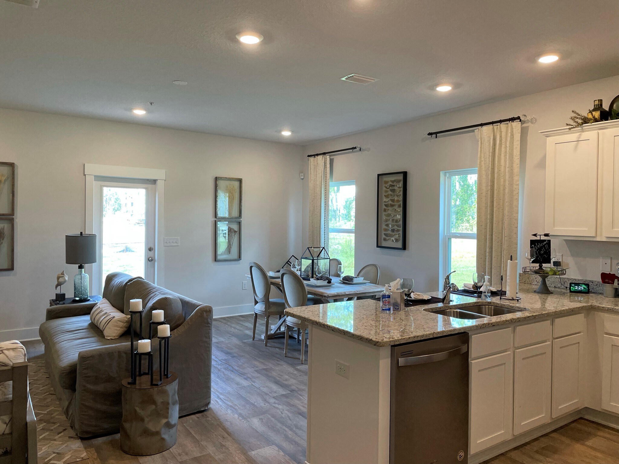 Building Photo - 9649 Nature Creek Blvd