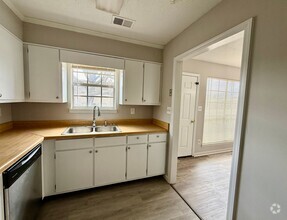 Building Photo - 2 bed, 1.5 bath townhome in Helena