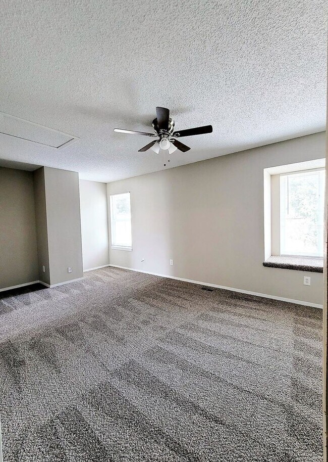 Building Photo - 2510 Hamlet Ln