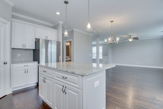 Building Photo - Beautiful 4 Bedroom 2.5 Bath in Grovetown!