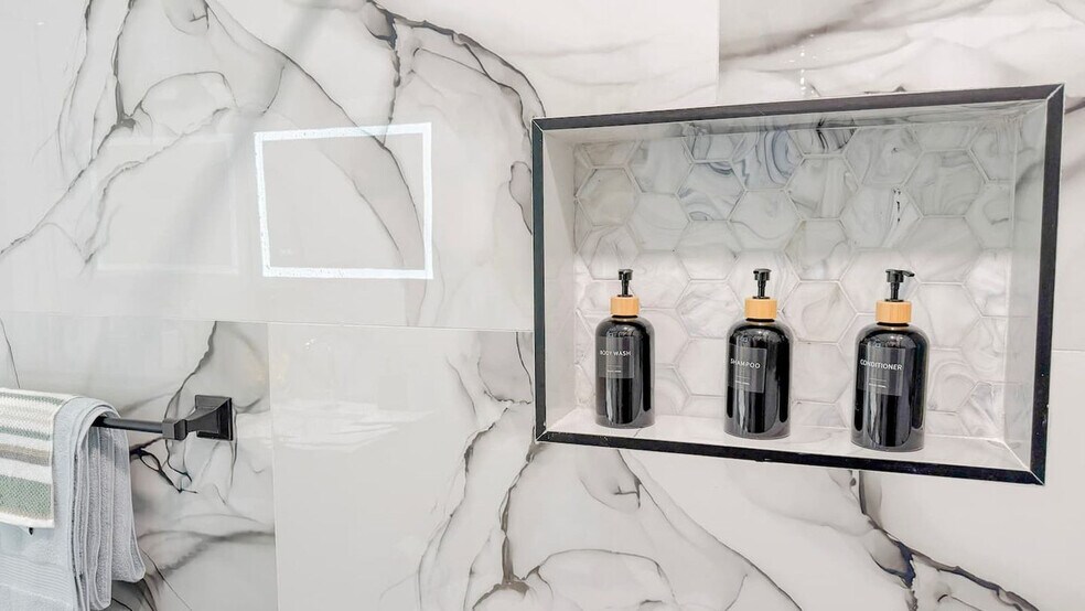 Building Photo - 340 Tamiami Canal Rd