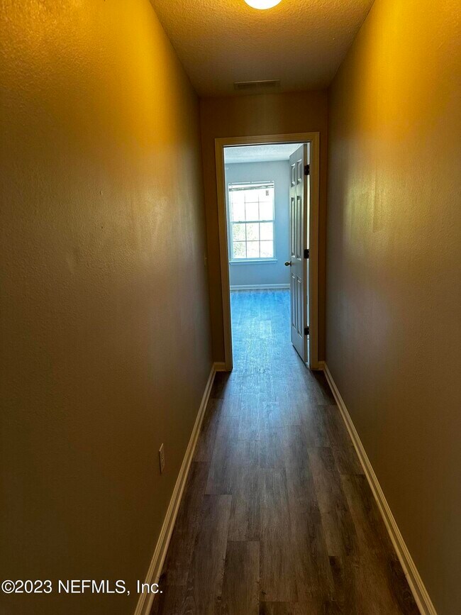 Building Photo - 559 Southbranch Dr