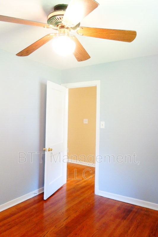 Building Photo - 8400 Greenwood Ave