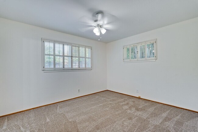 Building Photo - 3 Bedroom Gem near Santana Row.  Convenien...