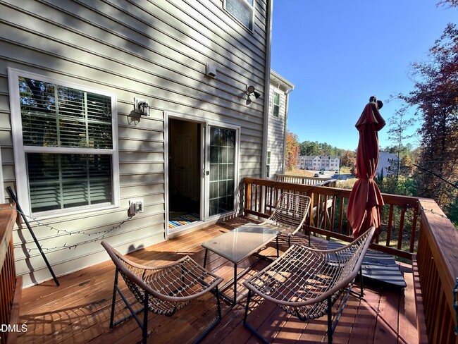 Building Photo - 1110 Romeria Dr