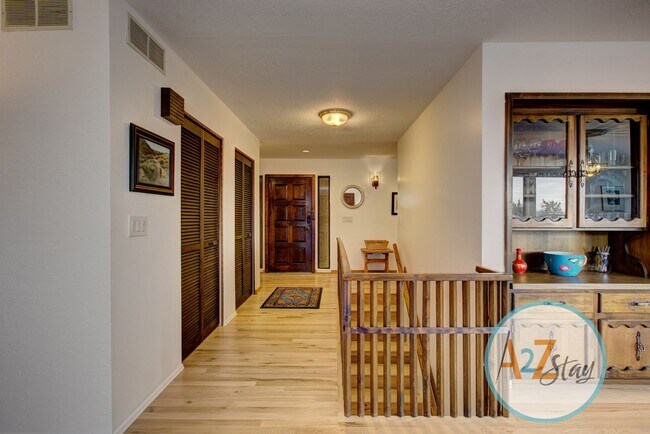 Building Photo - Executive Rental in North End Foothills