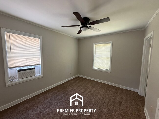 Building Photo - Cozy & Private 1BR/1BA Cottage | Fenced Yard & Washer/Dryer Included