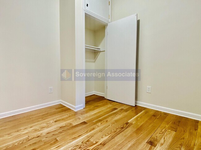 Building Photo - 209 W 108th St