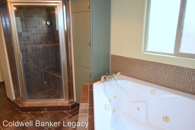 Building Photo - 3 br, 2.5 bath House - 1912 Quail Run Rd NE