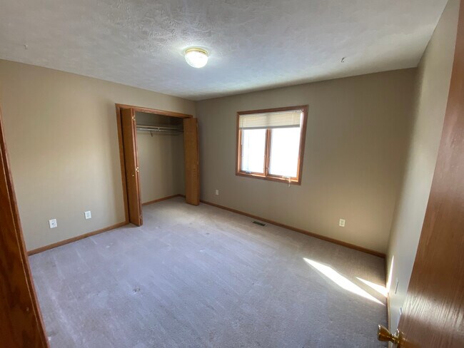 2nd Bedroom - 1608 Ohio St