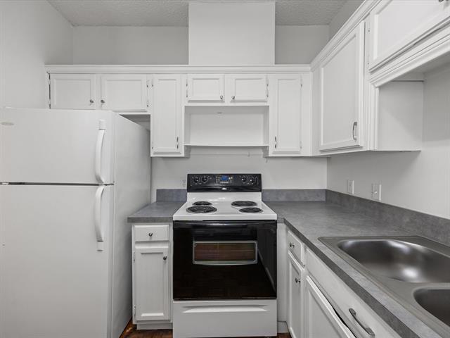 Building Photo - 5310 Keller Springs Rd