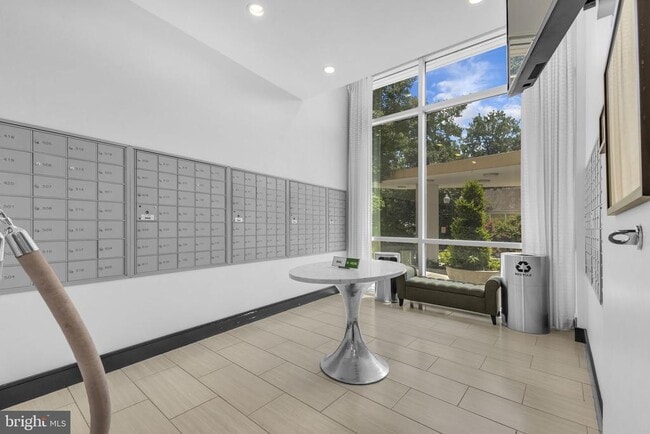 Building Photo - 1225 Martha Custis Dr
