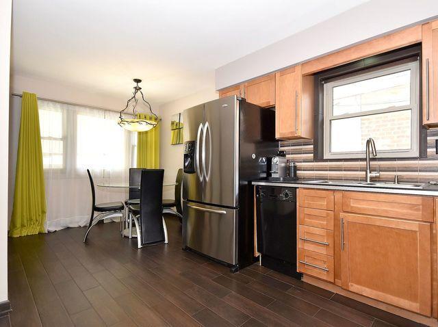 Building Photo - 2635 Maple St