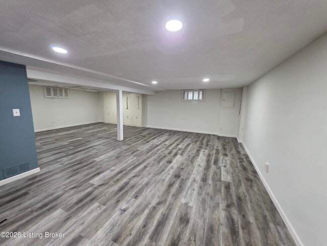 Building Photo - 8802 Nottingham Pkwy