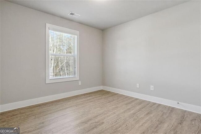 Building Photo - 5280 Chrysler Dr