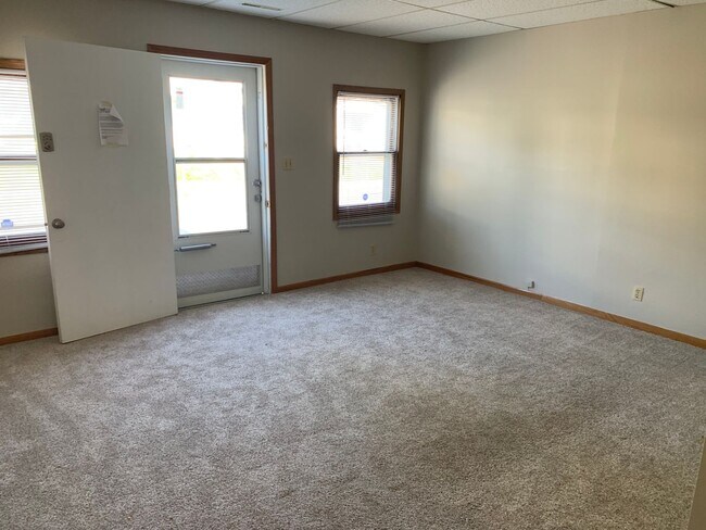 Building Photo - 406 S Hague Ave