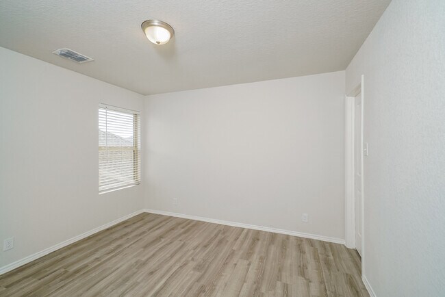 Building Photo - Somerset Trails - 9331 Green Flora Ct, San...