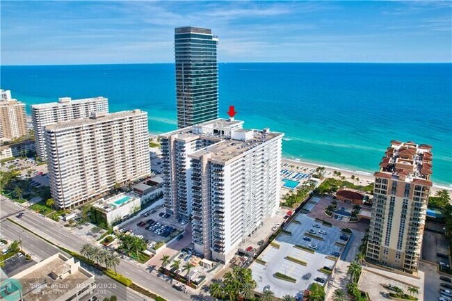 Building Photo - 2030 S Ocean Dr