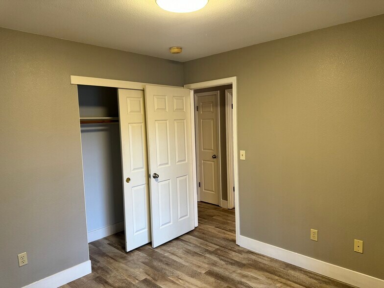 Building Photo - 1143 Grouse Dr