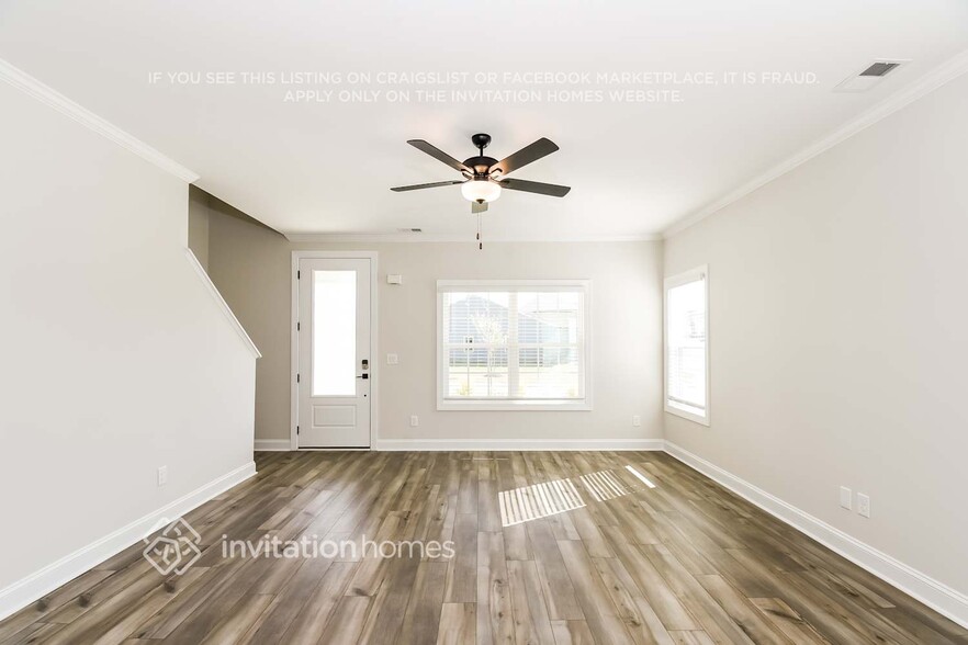 Building Photo - 411 Azalea Gaze Dr