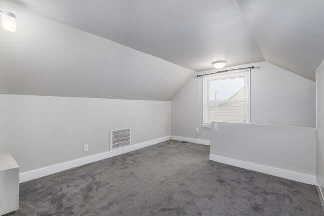 Building Photo - 22778 Almond Ave