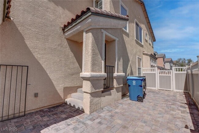 Building Photo - 1140 Cactus Rock St