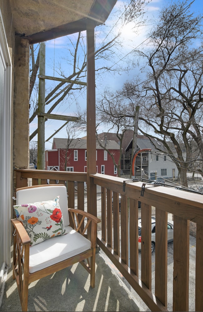 Main bedroom - balcony - 1144 W Schubert Ave