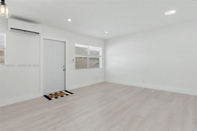 Building Photo - 55 SW 13th St