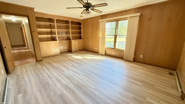 Building Photo - 6167 Wall Triana Hwy