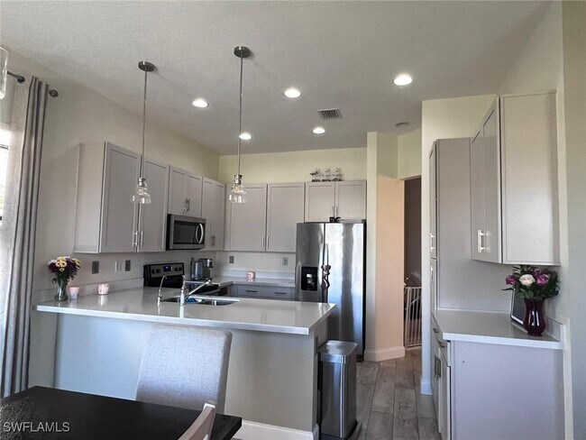 Building Photo - 8916 Madrid Cir