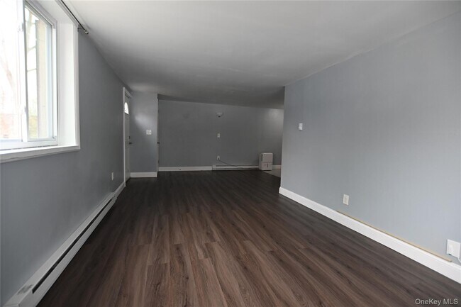 Building Photo - 1805 Parr Lake Dr