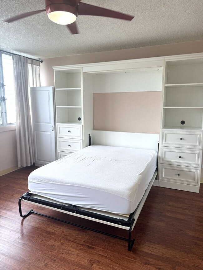 Building Photo - Rycroft Terrace - Upgraded Studio with Parking!