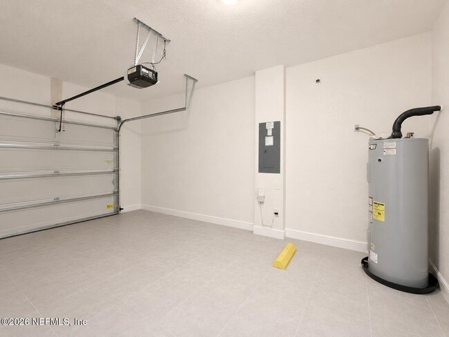 Building Photo - 650 Servia Dr