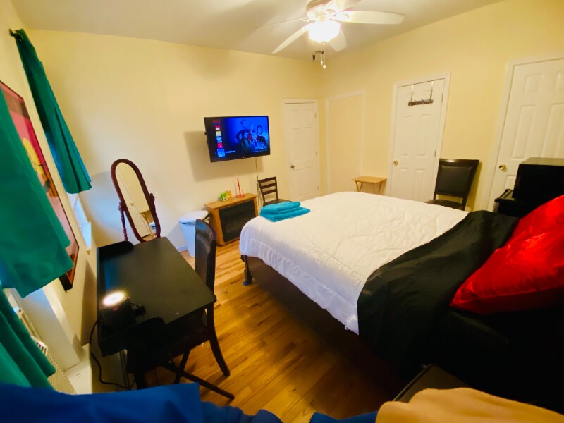 Building Photo - 20 Vineyard Ave