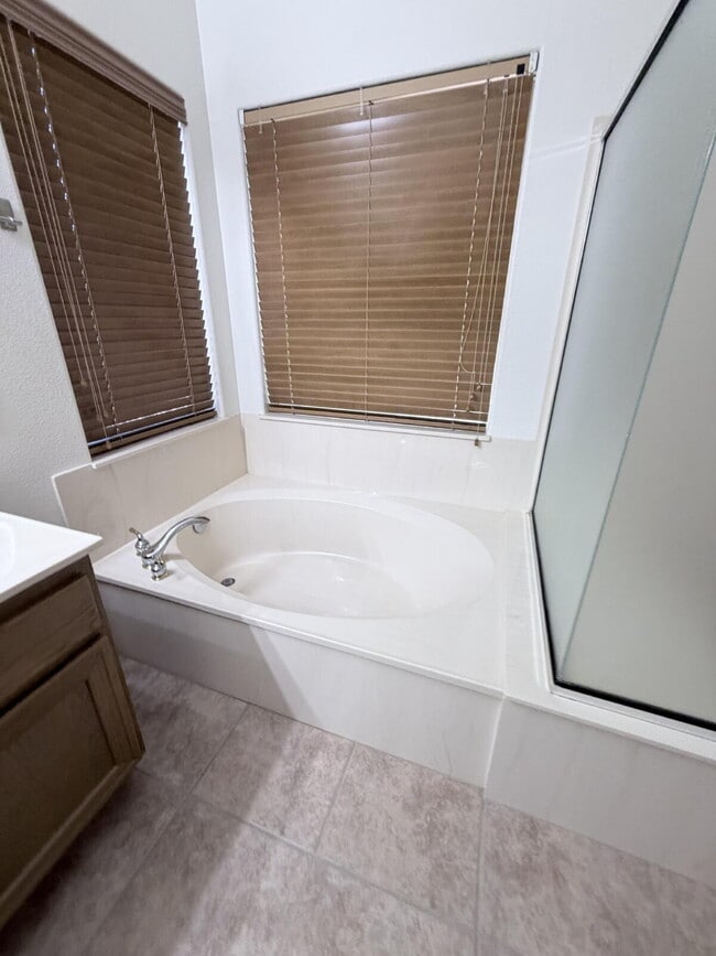 Building Photo - Sun City Anthem Single-Story with Private Pool, Spa & Courtyard