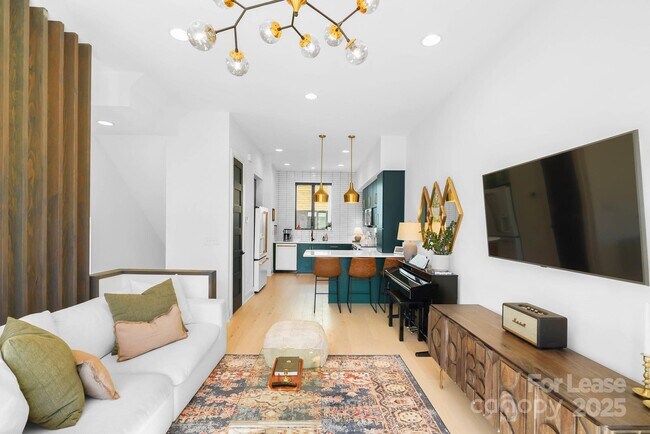 Building Photo - 3301 Spencer St