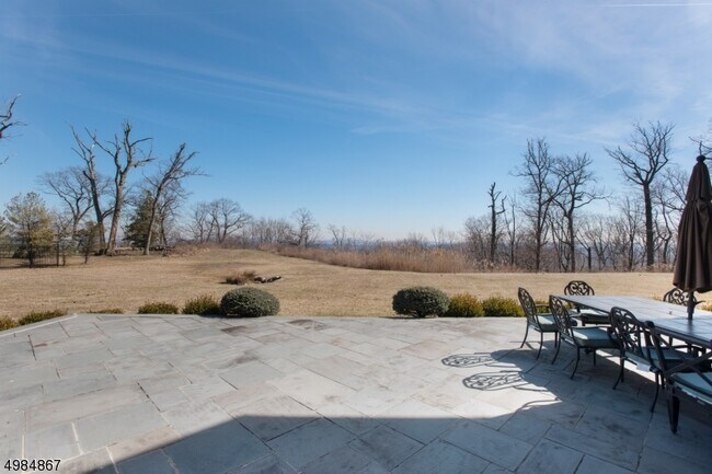 Building Photo - 40 Eagle Ridge Way