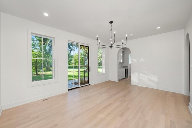 Building Photo - 1037 Belleforte Ave